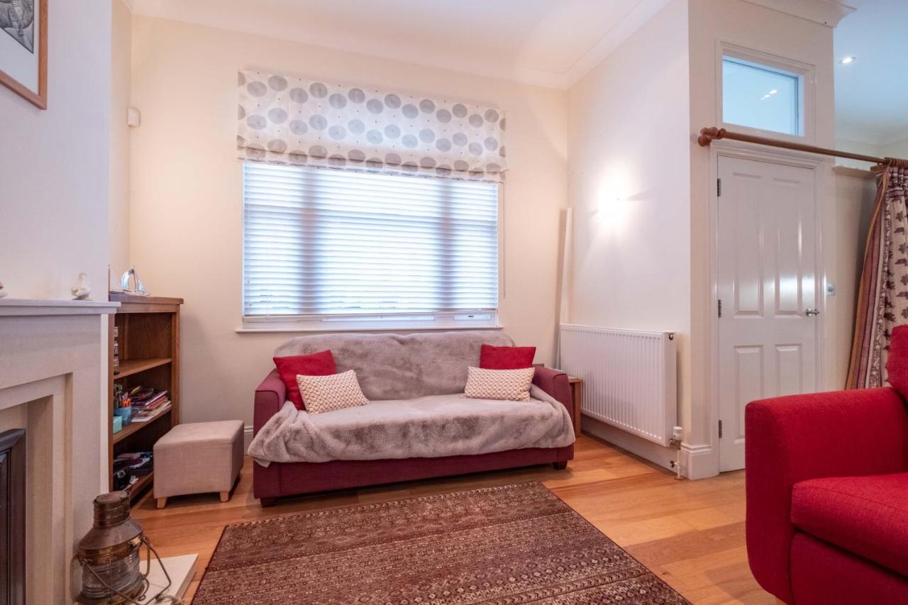Polly's - Coastal Holiday home