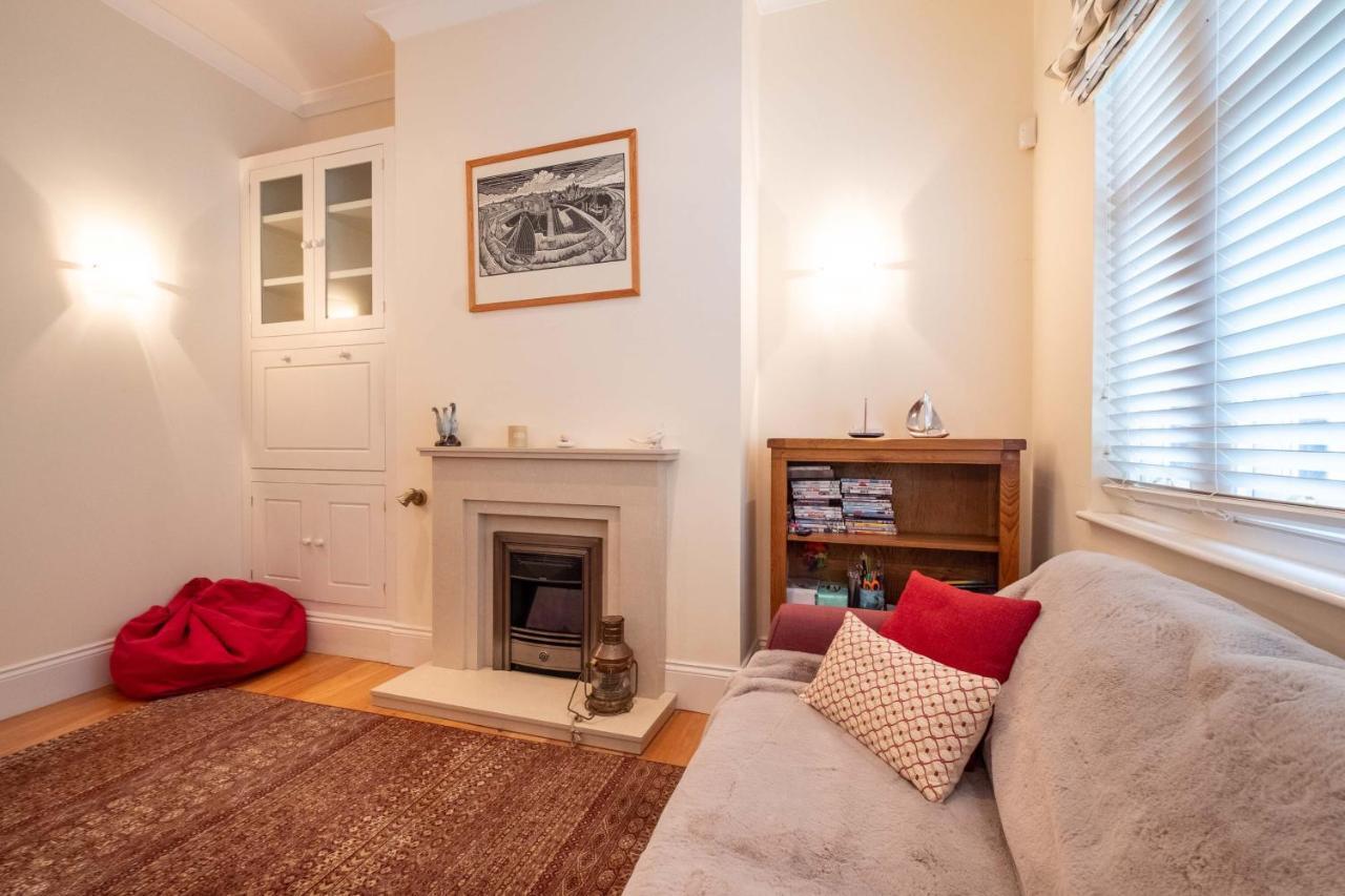 Polly's - Coastal Holiday home *
